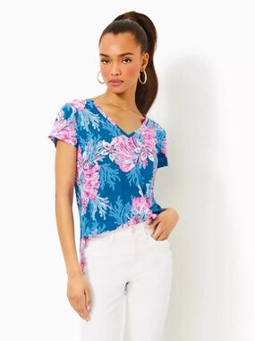 Lilly Pulitzer Meredith Tee Navy V-Neck Tee with Pink Floral Print